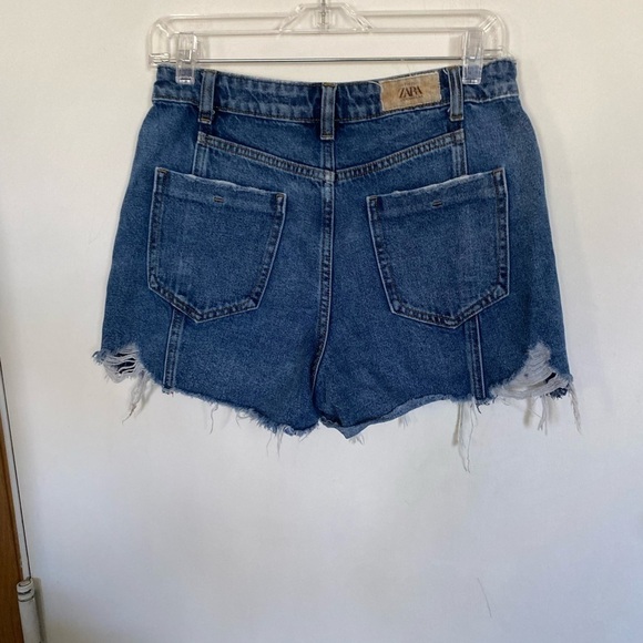 ZARA size 6 button fly Denim Shorts - Picture 2 of 5